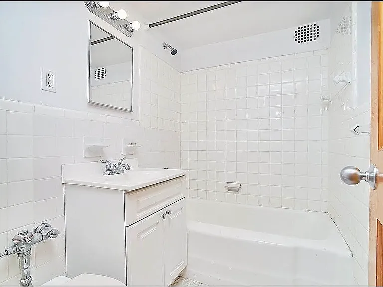 19 Hamilton Ter #6C — Photo 6