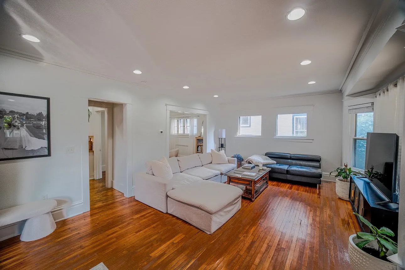4 bed, 2289 sqft, $2,650 — Photo 2