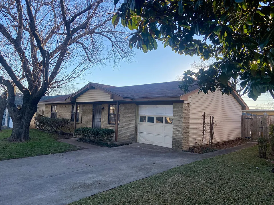 3508 Silverhill Dr