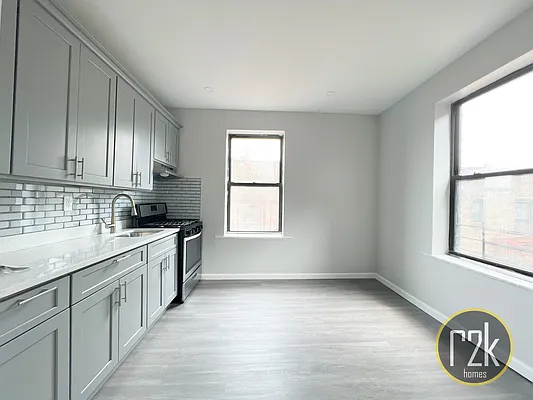 Rented by Realty 2000 Corp | media 16