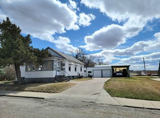 410 Snyder Ave, Glendive, MT 59330