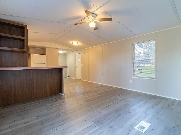 1099 Norton Bridge Rd — Photo 4