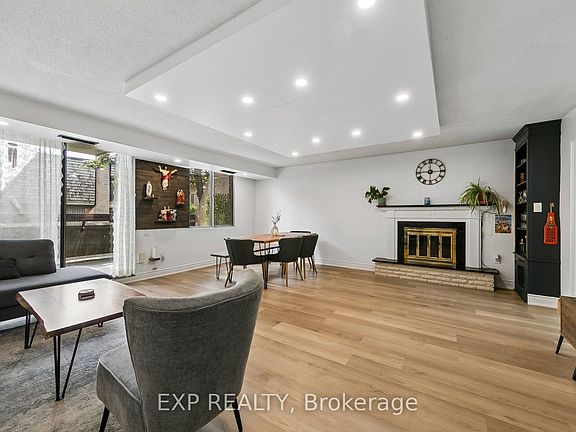 5th image of 1250 Mississauga Valley Blvd #29