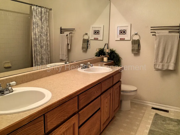 10088 Darwin Ln — Photo 15
