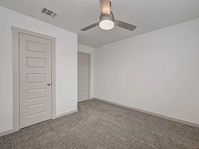 3418 Lake Landing Ln — Photo 32