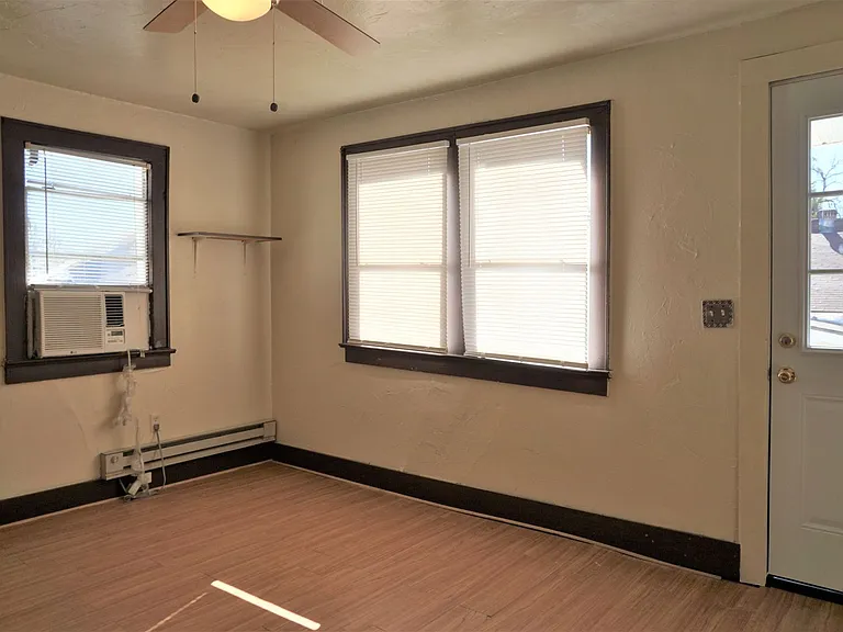 523 SW 26 — Photo 24