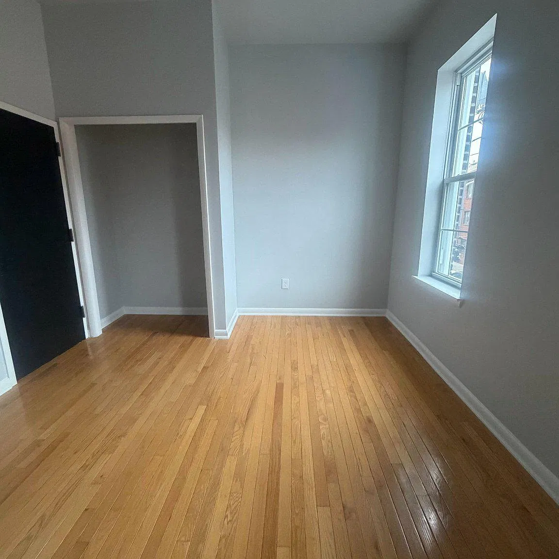 1 bed, 2445 sqft, $1,400 — Photo 3