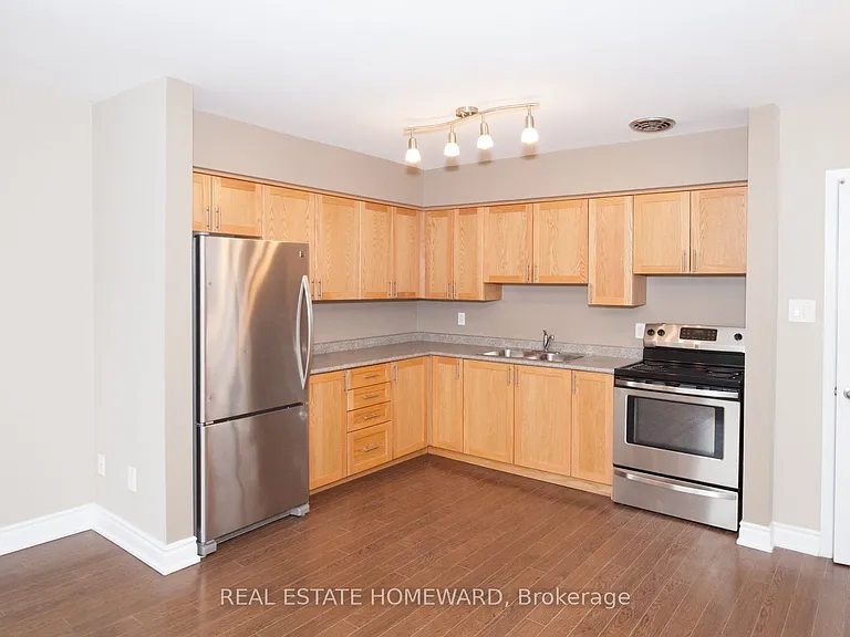 920 Pape Ave #B — Photo 6