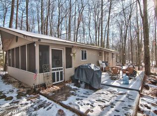 154 Gross Dr, Pocono Pines, PA 18350