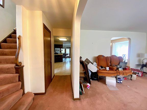 4th image of 6631 N Onarga Ave