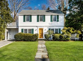 32 Robbin Hill Rd, Scarsdale, NY 10583