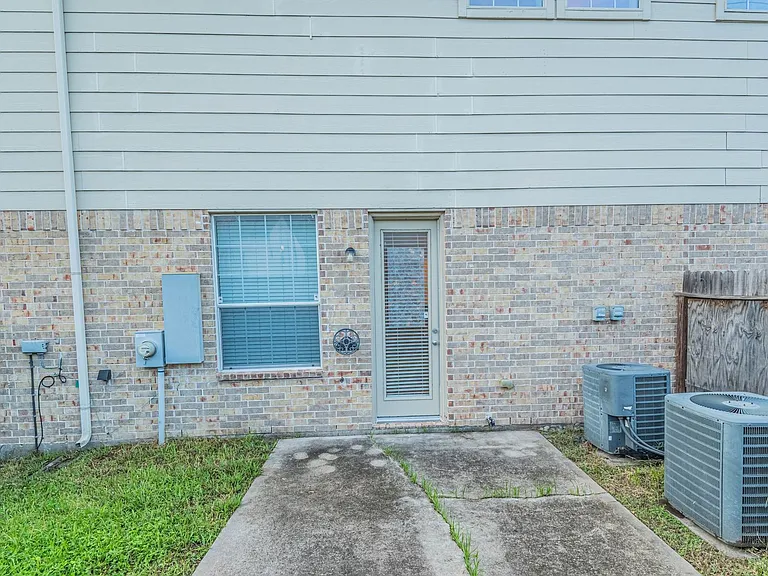 10623 Wallingford Pl — Photo 15