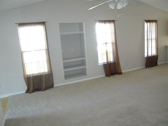 5th image of 303 North St