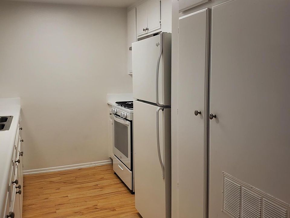 1st image of 165 N 5th St #211