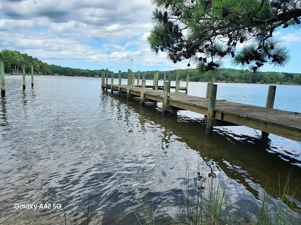 21 Hunton Ln, Lancaster, VA 22503
