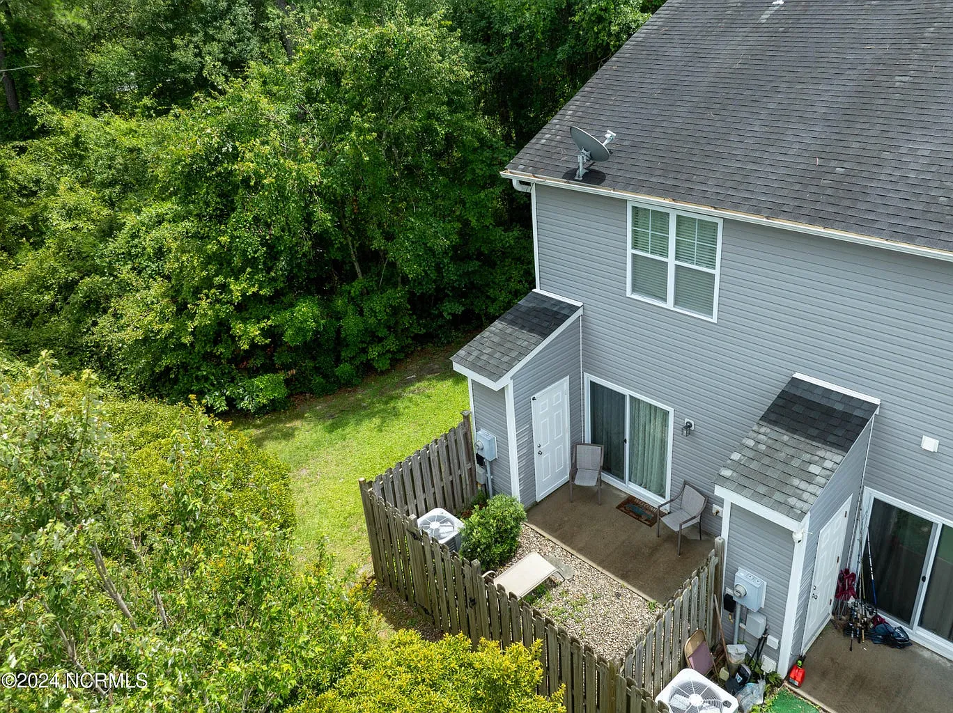 3 bed, 1455 sqft, $2,150 — Photo 2