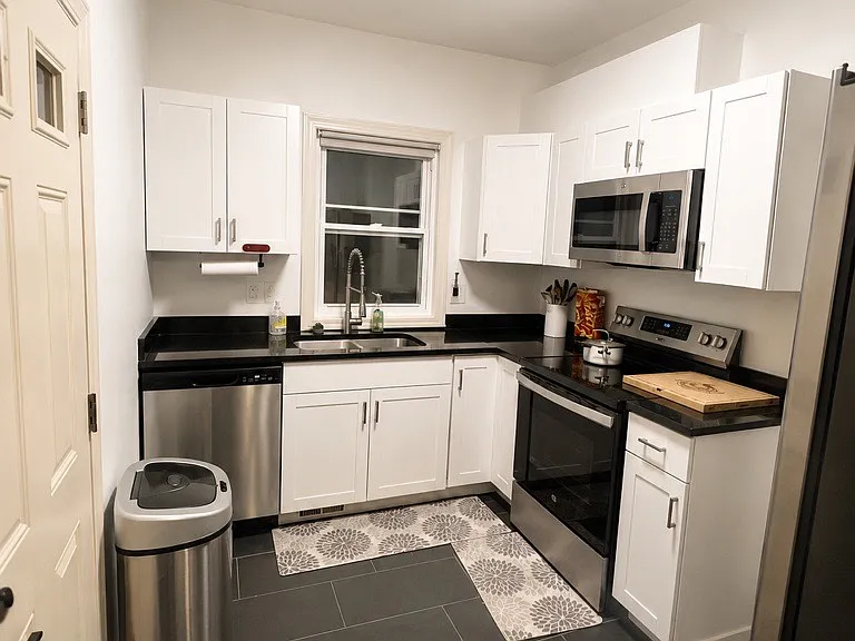 1466 W Philadelphia St — Photo 3