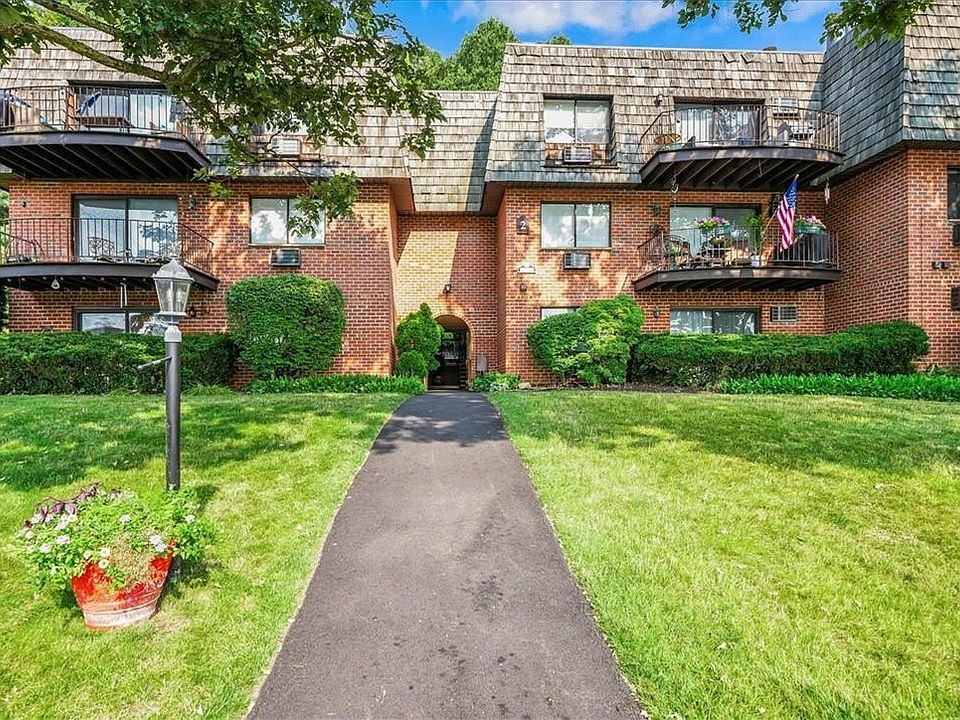 1st image of 2 Briarcliff Drive S #14