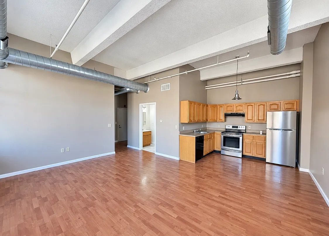 2 bed, $1,200 — Photo 3