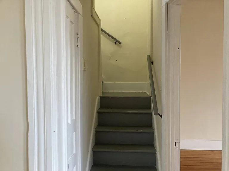 1049 Park Ave #2 — Photo 7