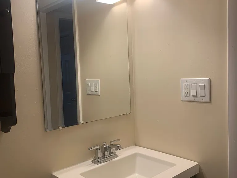 2611 Gardiner Ln — Photo 11