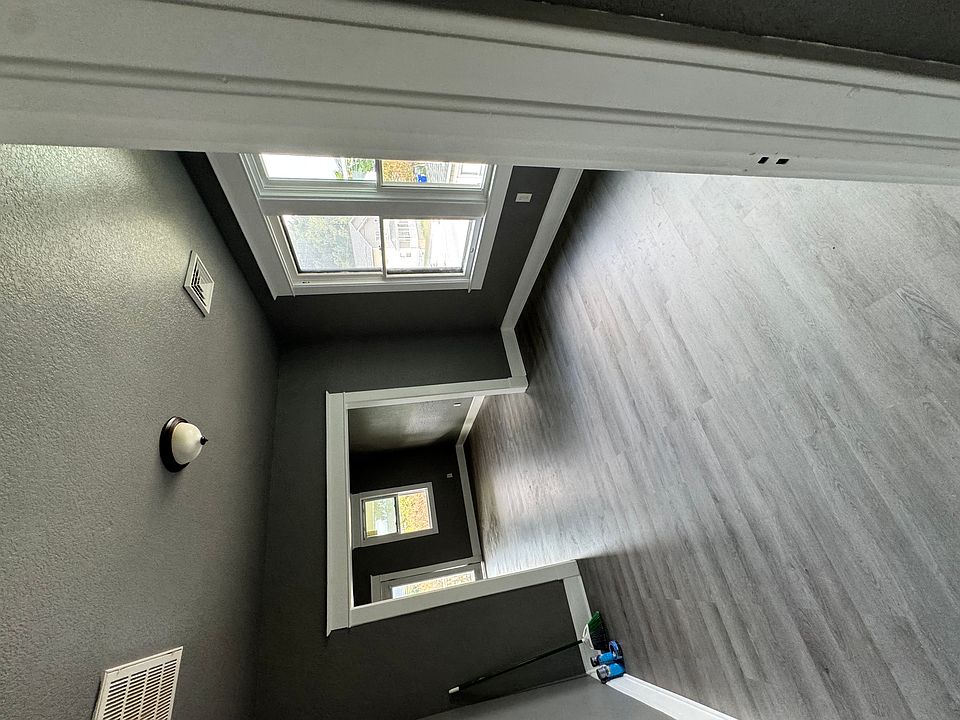 1st image of 516 W 27th St Unit 2