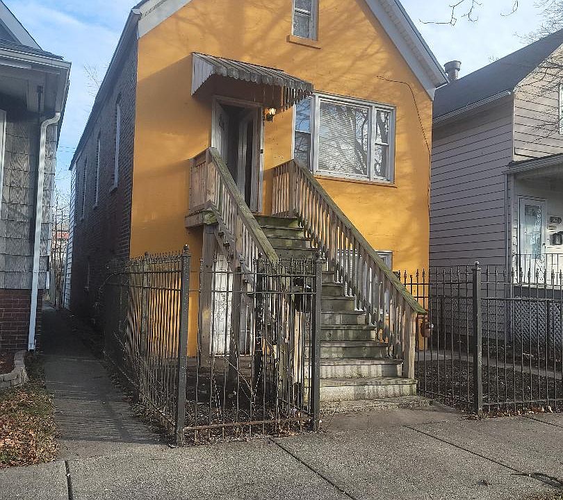 2nd image of 8621 S Manistee Ave