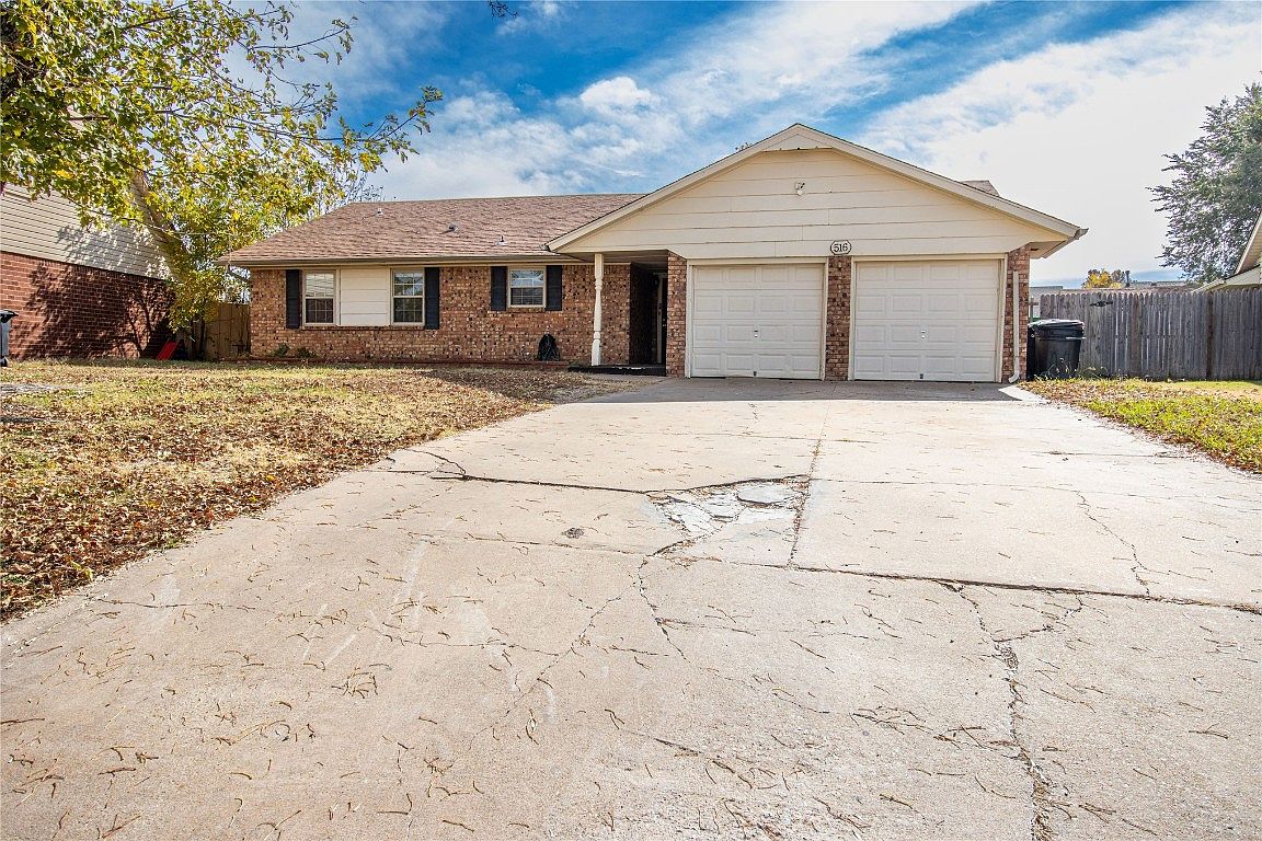 516 Saint Charles Cir, Moore, OK 73160 | Zillow