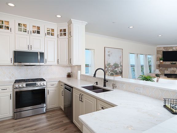 3rd image of 500 Waters Edge Dr APT 311