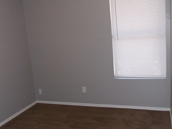 4th image of 2813 E Capri Cir APT 3