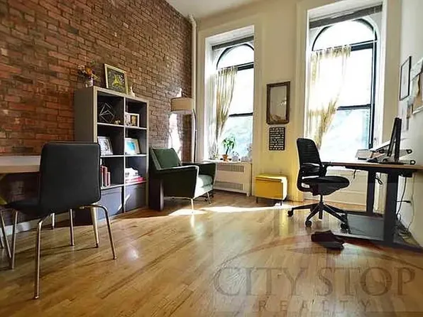 49 West 74th Street image 1 of 6
