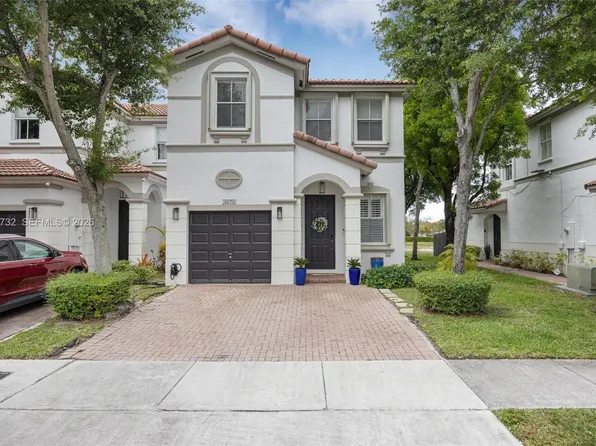 8070 NW 108th Pl, Doral, FL 33178