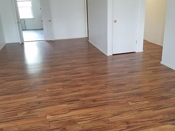 5th image of 603 Broadmoor Dr
