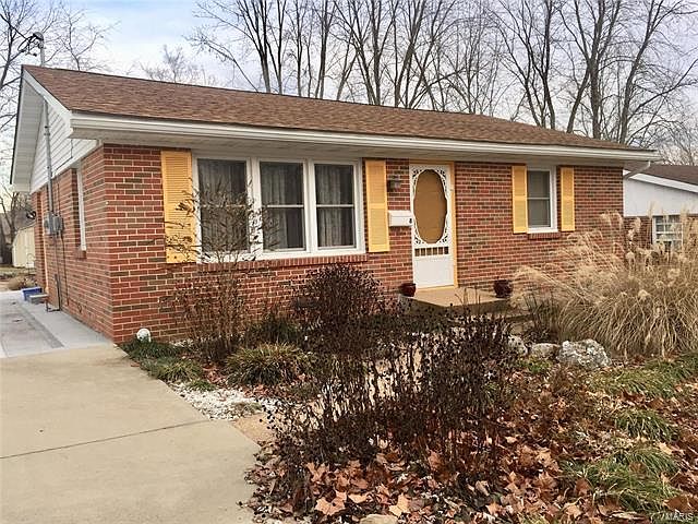 1st image of 8 Richardson Dr