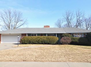 1012 Santa Fe Trl, Boonville, MO 65233