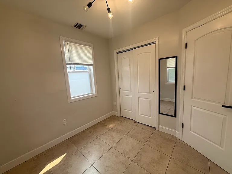 213 Sumner Ave #5 — Photo 6