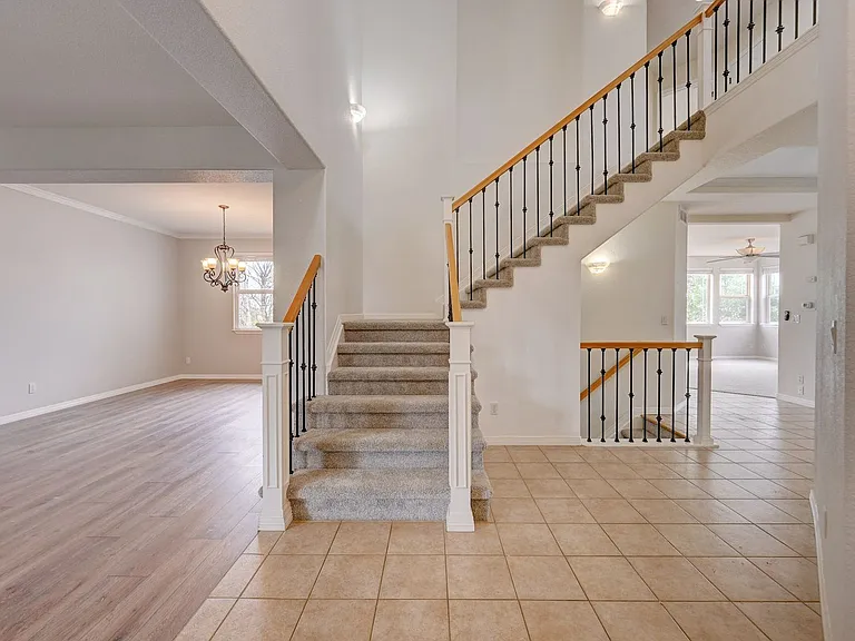 22848 E Euclid Cir — Photo 3