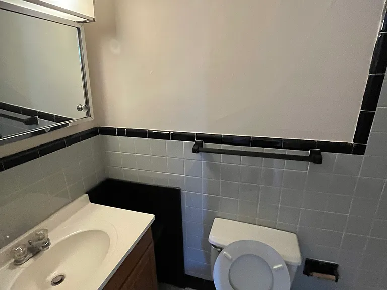 539 Bloomingrove Dr #7 — Photo 4