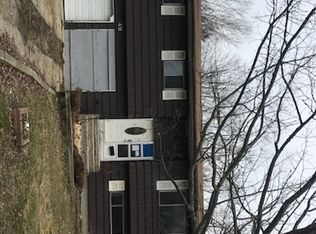 49 Oakridge Dr, Bay Shore, NY 11706