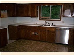 2nd image of 100 Sherwood Pl