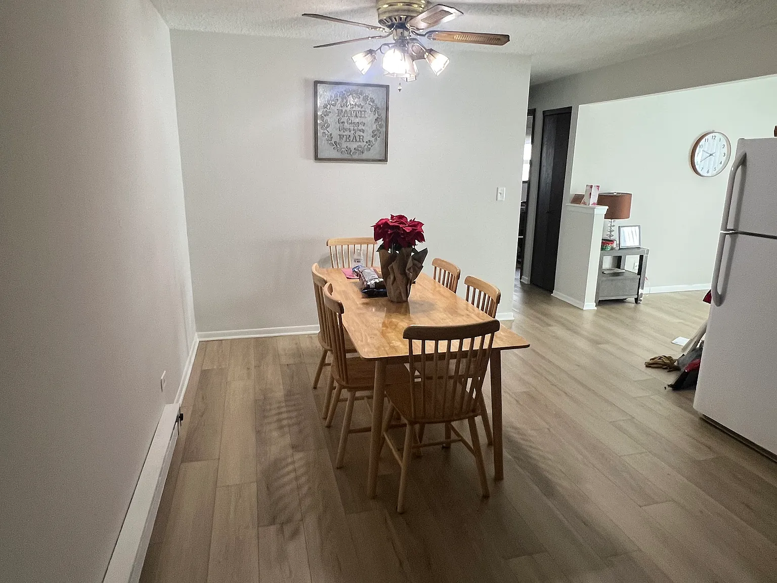 2 bed, 900 sqft, $1,400 — Photo 2