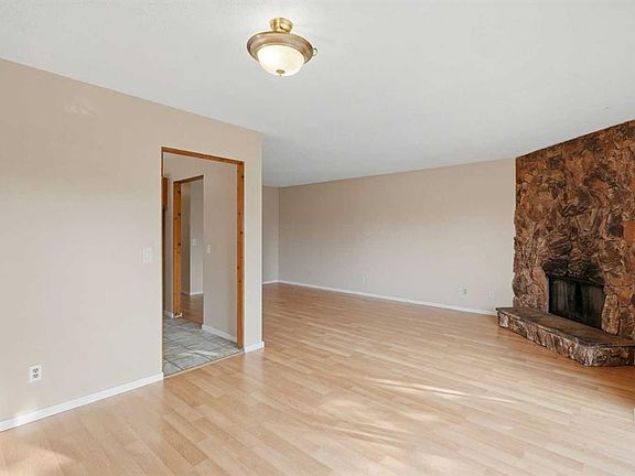 4th image of 2706 W 46th St SE