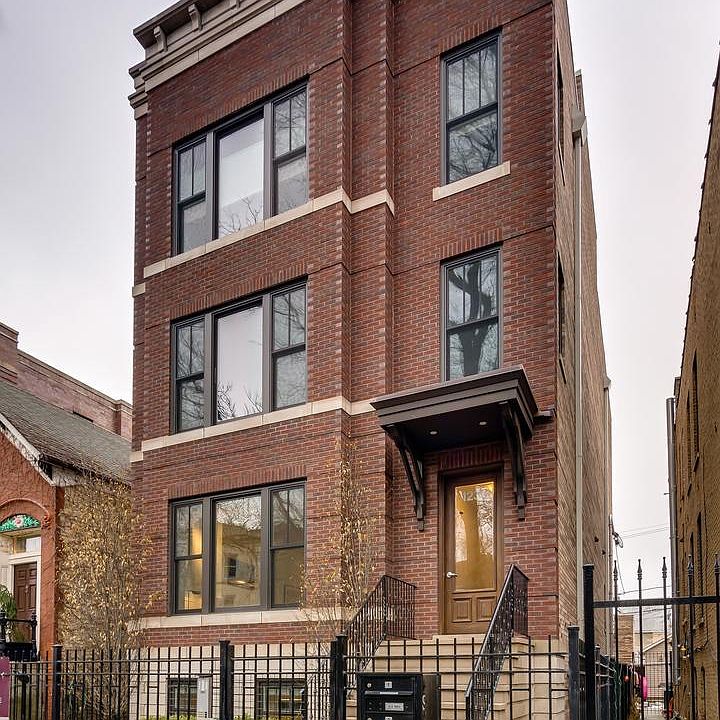 1st image of 1238 N Hoyne Ave #1