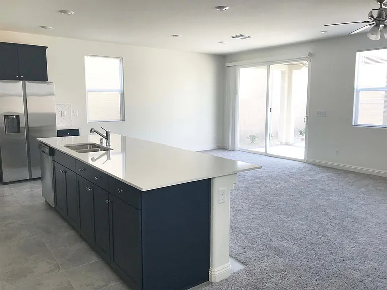 7639 Lush Oasis Ave — Photo 2