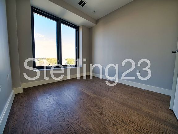 5th image of 27-18 Hoyt Ave S #4T