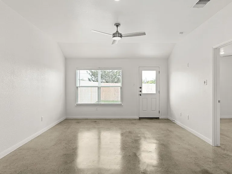 906 Wax Myrtle Ct — Photo 5