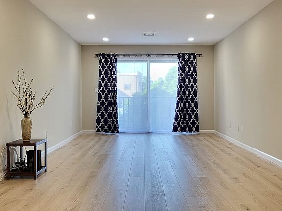 3rd image of 314 Palisade Ave APT B5