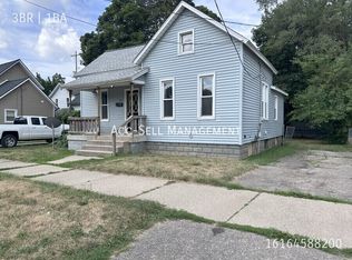 1745 Lafayette Ave NE, Grand Rapids, MI 49505
