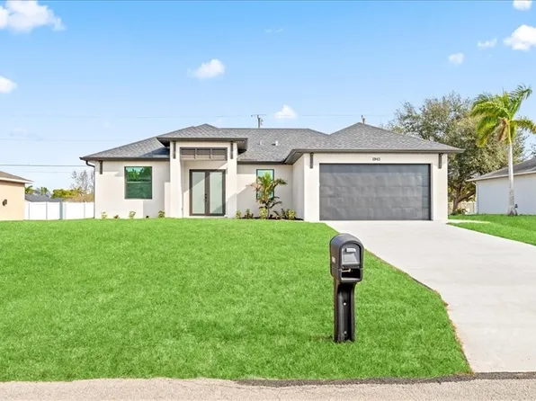 1941 NE 15th St, Cape Coral, FL 33909