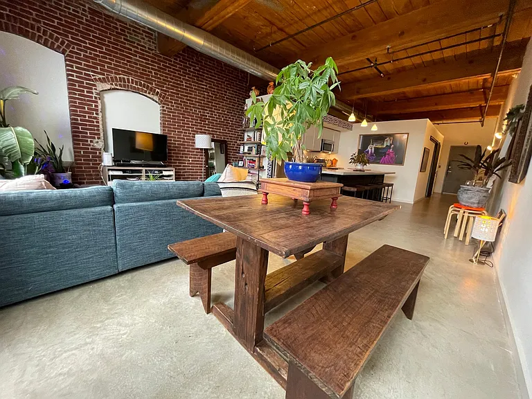 1714 Memphis St #305 — Photo 4